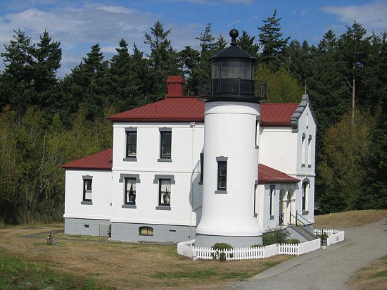 800px-Admiralty head Lighthouse